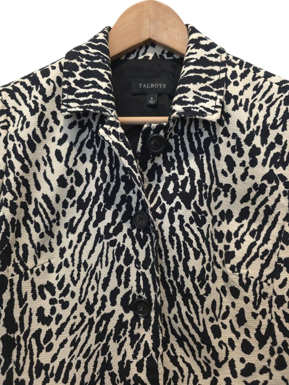 Talbots Animal Print Black & White Button Front Textured Blazer Jacket Sz 6 - Picture 3 of 7